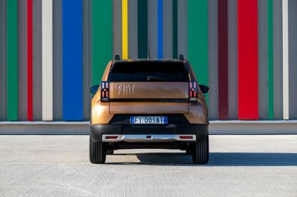 H Fiat παρουσίασε το υβριδικό Grande Panda